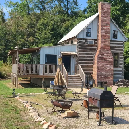 Peaceful Log Cabin on Tennessee River! Pet Friendly, Close to Historical Sites.