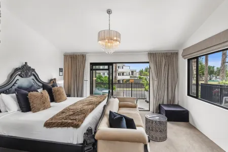 Orewa Beachcomber Отели в г. Орева