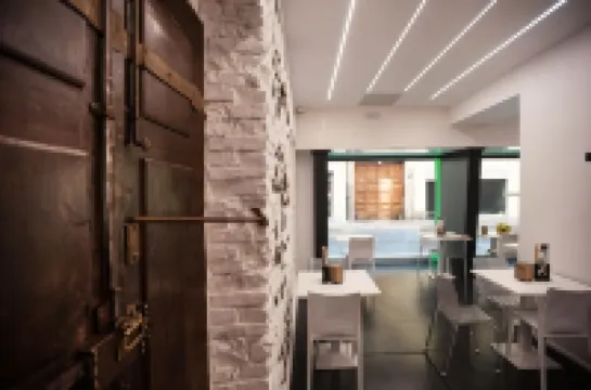 Adalesia Hotel & Coffee