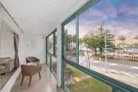 BEACH BELLE 2 BRM APARTMENT OPPOSITE BEACHFRONT