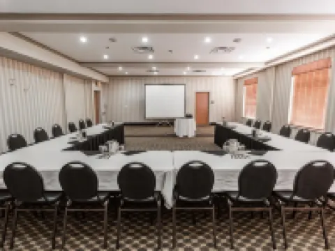 Days Inn & Suites by Wyndham Edmonton Airport Hotels in Leduc