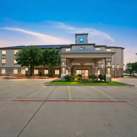 Clarion Inn & Suites Weatherford South Отели в г. Вэзерфорд