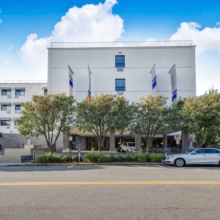 The Andrew Hotel