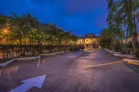 Hotel Casa Roland Golfito Resort - parking