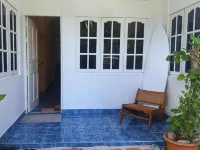 Bahaaru Villa Surf and Stay Hotels in Himmafushi