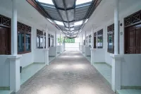 RedDoorz Near Bundaran Ciceri