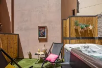 Gateway Suites - Hot Tub
