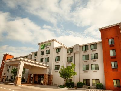 Holiday Inn Express & Suites Norfolk by IHG