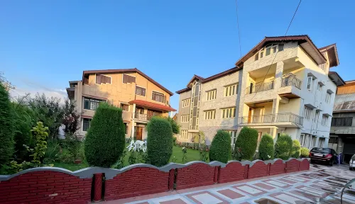 The Khayabaan - En-Suite - Gym