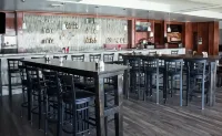 磨塞斯克湖濱貝斯特韋斯特優質酒店 - 酒吧