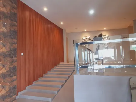 Neo Cempaka Hill Hotel Отели в г. Patrang