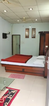 Vamoose Balaji Inn Отели в г. Итарси