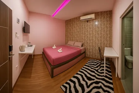 Srk Homestay Отели в г. Ngasem