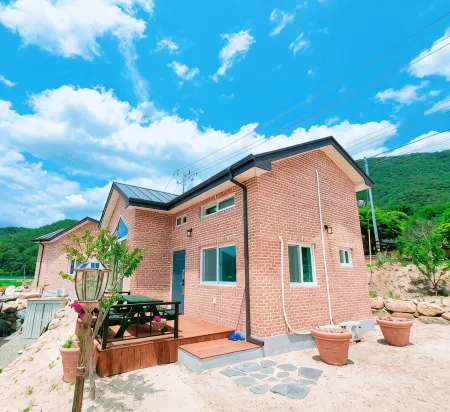 Mungyeong Nadeulgil Pension Отели рядом с достопримечательностью «Ssangyong Valley»