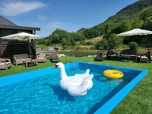 Jecheon Cloud Pension (Cheongpungho Cable Car) - Pools