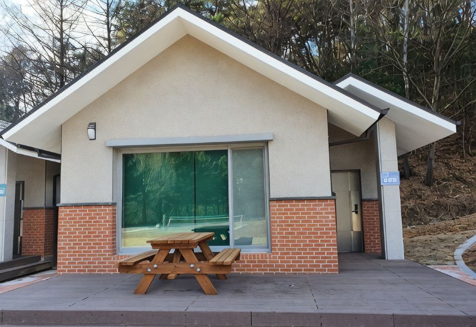 명월펜션의 바비큐장 모습