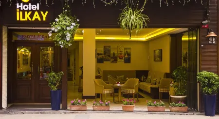 Ilkay Hotel Отели рядом с достопримечательностью «Литературный музей-библиотека Ахмеда Хамди Танпынара»