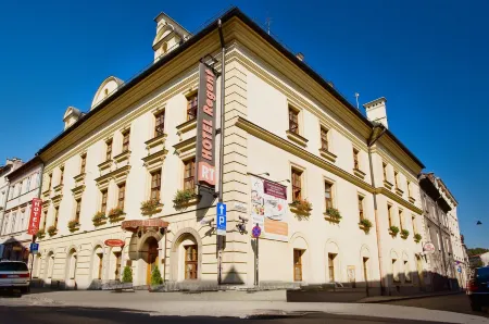 Hotel Regent Отели рядом с достопримечательностью «Галерея польского искусства XIX века»