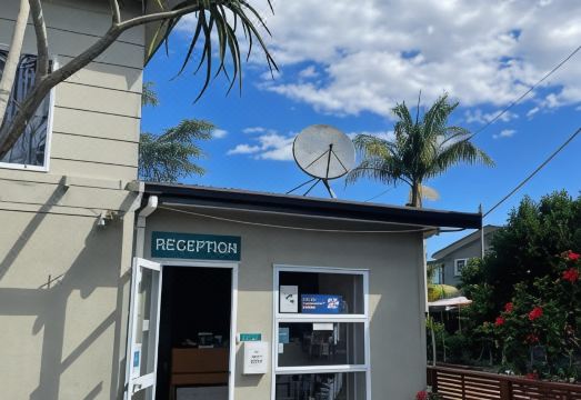 수영장 및 외부 전경