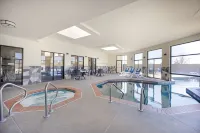 Comfort Inn & Suites Wichita Northeast - Parkplatz