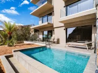 Harmony E Rock - Adults Friendly 16 Plus - piscina
