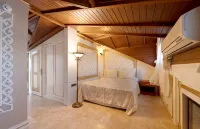 Castle Old Town Hotel - balcone
