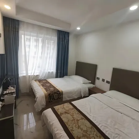 Feng Lin Adan Holiday Inn