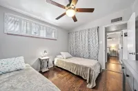 Eli Drive: Farmhouse Charm Meets Modern Luxury – Pool Included! - Kolam Renang Peribadi