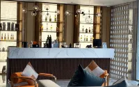 HARRIS Hotel & Suites Nagoya Batam - bar