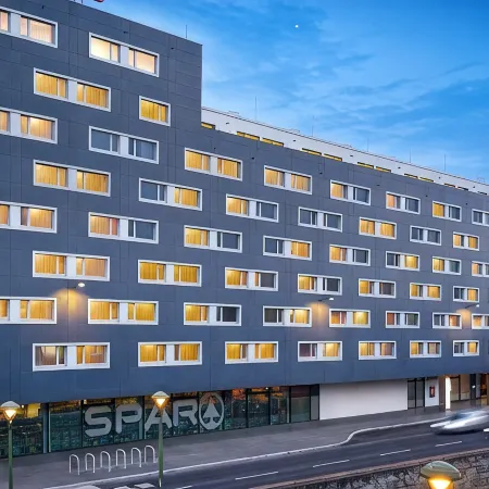 Leonardo Hotel Vienna Schönbrunn Отели рядом с достопримечательностью «Технический музей Вены»