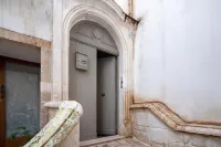 Rare House with Terrace in the City Center - Boutique