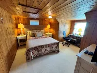 Windsong Beach Cottage- with  Amazing Ocean Views