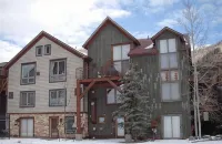 In-Town Townhome, Ski-in-Out. Walk to Everything - 2Bd-2.5BA, Laundry- Shuttle - 2-Star