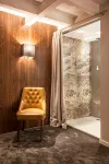 Nomad Luxury Suites - Pensions