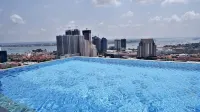 SF HOTEL - สระว่ายน้ำแบบอินฟินิตี้