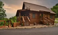Washer Dryer Arcade Game Hot Tub Waterview 3 Bedroom 4 Bed Awesome Cabin. - Hytter