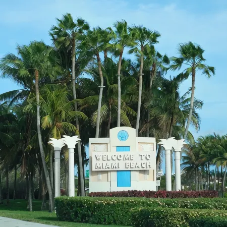 Island House South Beach Отели рядом с достопримечательностью «Концертный зал New World Center»