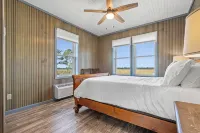 The Cajun Cottage - Private Boat Launch/Dock - Country Houses