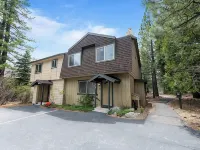 Gorgeous Tahoe Condo- Pools Tennis, Pickleball , Walk to the Beach! Ξενοδοχεία στην πόλη Dollar Point