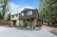 Gorgeous Tahoe Condo- Pools Tennis, Pickleball , Walk to the Beach!
