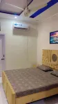 Street 8a ghouri town phase 5 main road Hotel Sartaj - Parkplatz