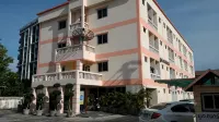 UJ apartment Отели рядом с достопримечательностью «Пляж Воннапа»