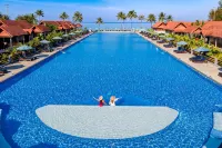 Le Menara North Khao Lak Resort - Infinity Pools