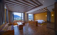 Dege Cangyang Gyatso Love Song Hotel (Manigango)