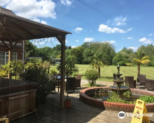 Aldercarr Hall Hotels in Attleborough