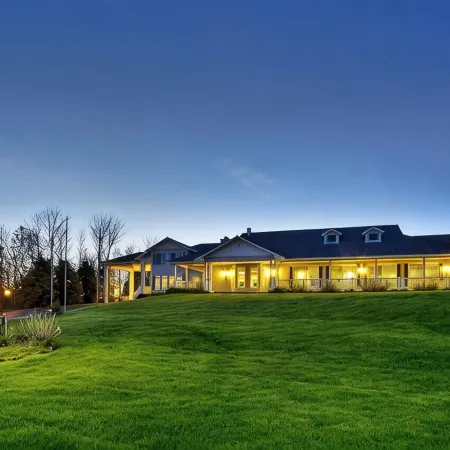 Days Inn by Wyndham Petoskey Отели в г. Петоски