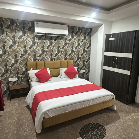 Hotel Prince Palace Отели в г. Ратлам