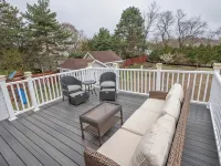 Avail. Now! Luxury Apartment with Porch  Close to Salisbury Beach. Sleeps 6. Hotels in Salisbury