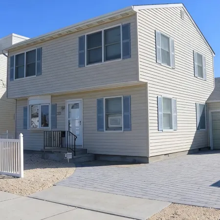 Beach Block 5-Bedroom Retreat with AC in Silver Beach, Lavallette, NJ