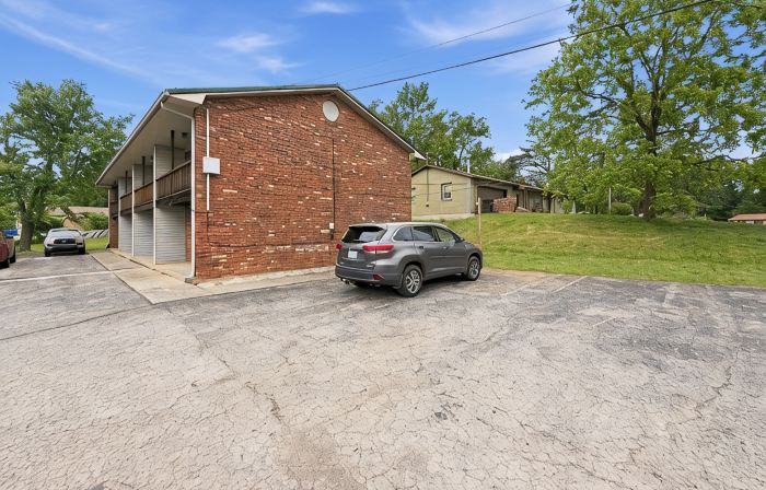 Quiet Fort Knox Townhome  Bourbon Trail Stay Near Louisville Airport